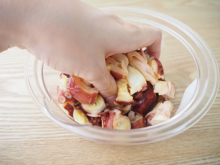 少量の油でカラッと たこの唐揚げ の簡単レシピ Macaroni