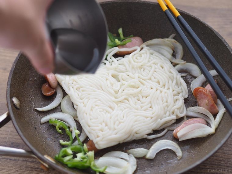 懐かしくて泣ける…。カルディ「ソフトめん(ナポリタン/カレー)」でおうち給食を楽しむの画像