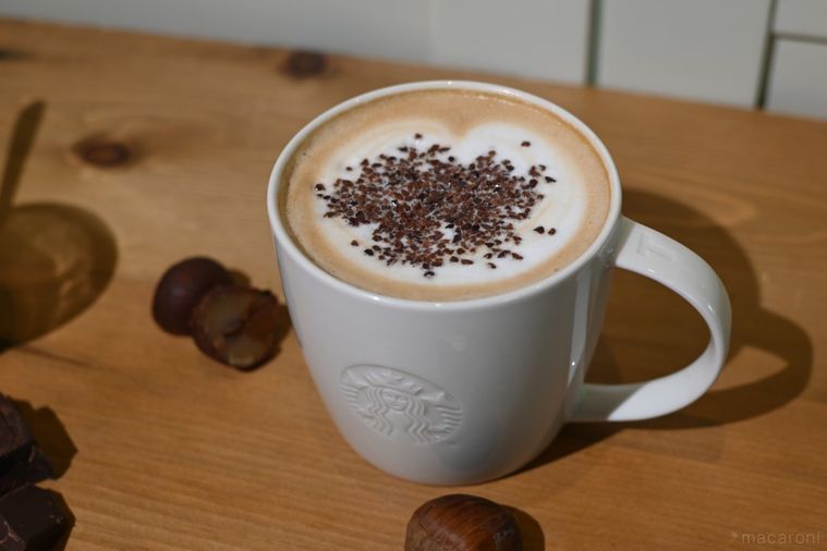 スターバックスコーヒーのチョコレートマロンラテを上から