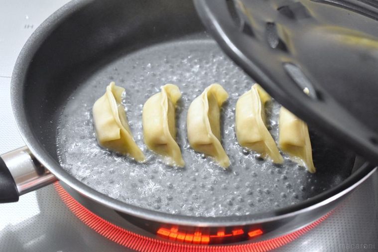 東京の餃子といえば「餃子の店おけ以」。出荷待ち数ヶ月、老舗の味をお取り寄せレポートの画像