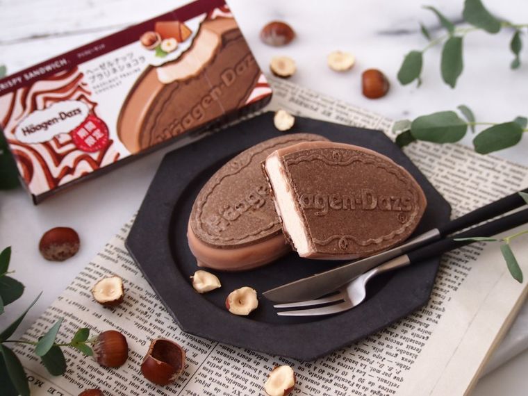 ハーゲンダッツクリスピーサンドの新作「ヘーゼルナッツプラリネショコラ」が期間限定で新発売!の画像