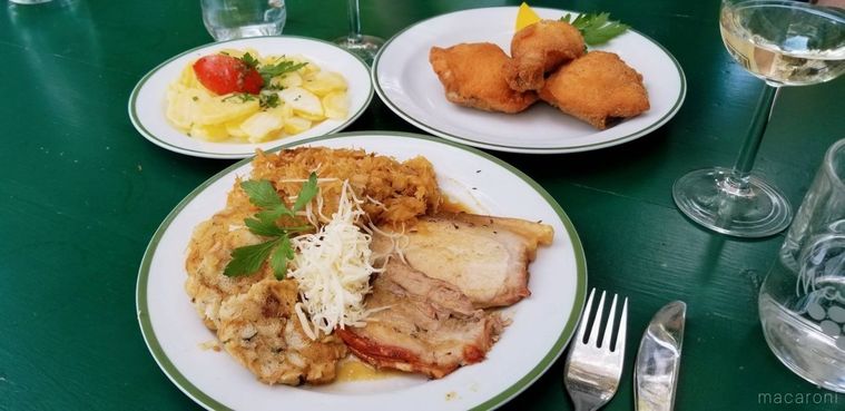 まるでおとぎ話の世界。オーストリアの伝統居酒屋「ホイリゲ」でワインと音楽を楽しむの画像