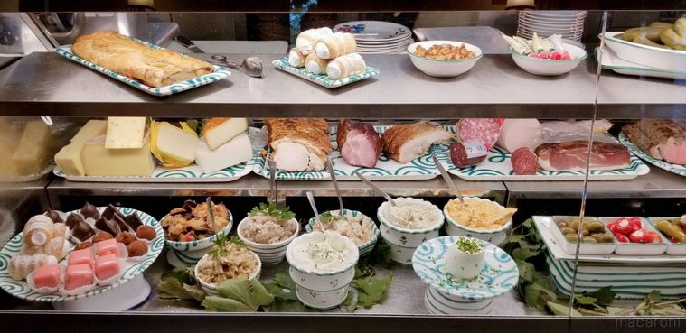 まるでおとぎ話の世界。オーストリアの伝統居酒屋「ホイリゲ」でワインと音楽を楽しむの画像