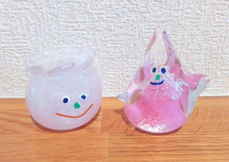 かわいい顔が書かれたガラス細工
