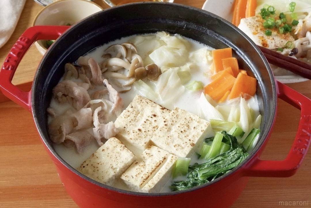 おすすめのシメもチェック！濃厚「牛乳鍋」の作り方 - macaroni