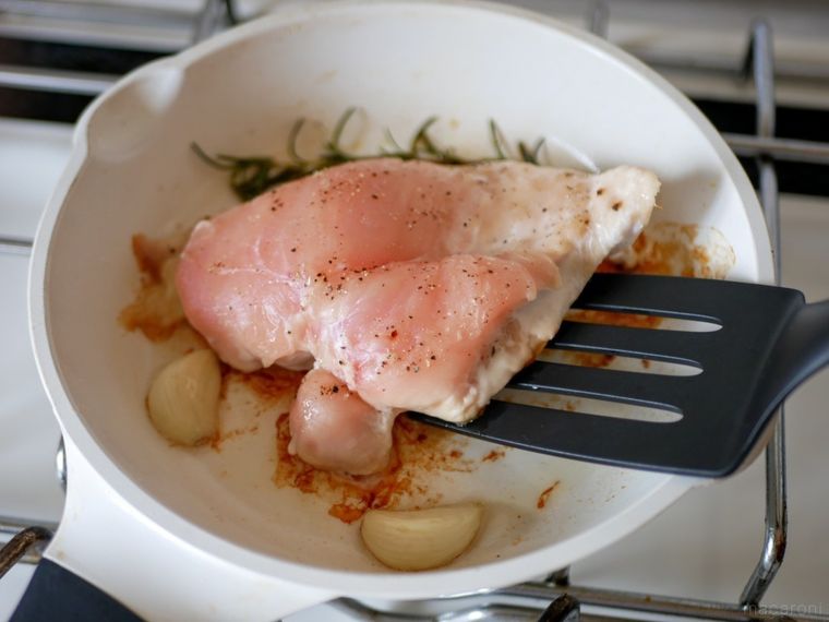 Twitterで18万いいね!話題の「30分チキン」の作り方、本当においしく焼ける?の画像