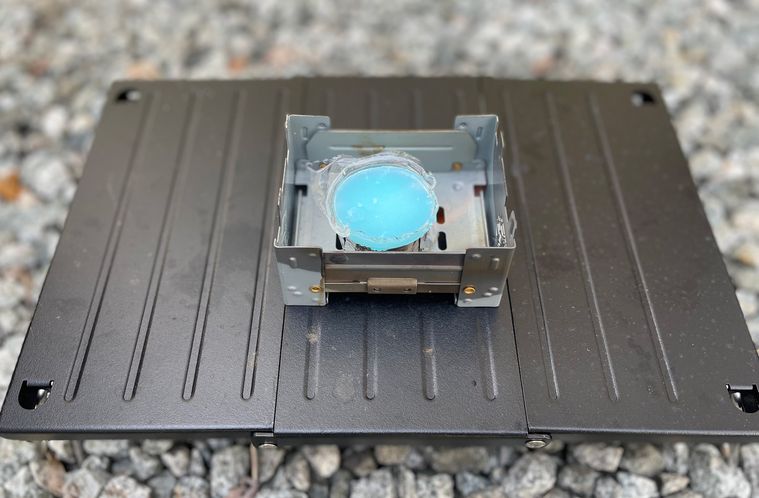 ダイソーで購入したポケットストーブと固形燃料