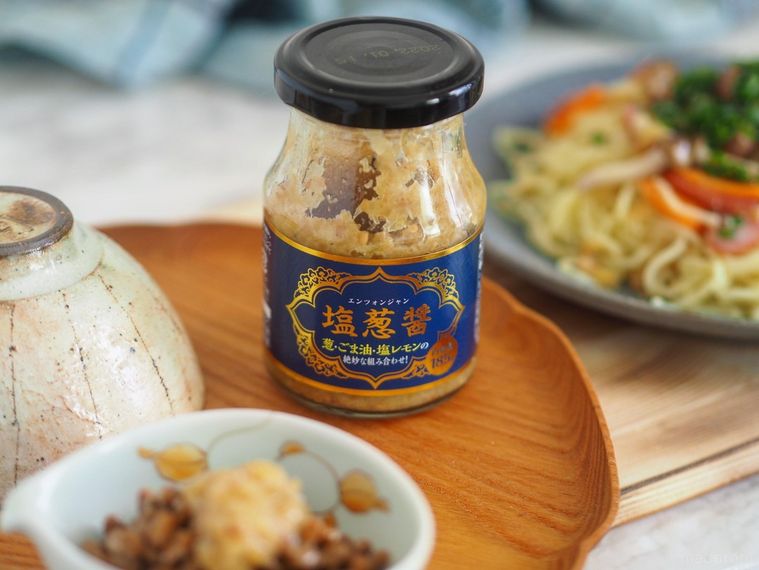 刻む手間一切なし。業務スーパー「塩葱醤」が時短料理の救世主アイテムの画像