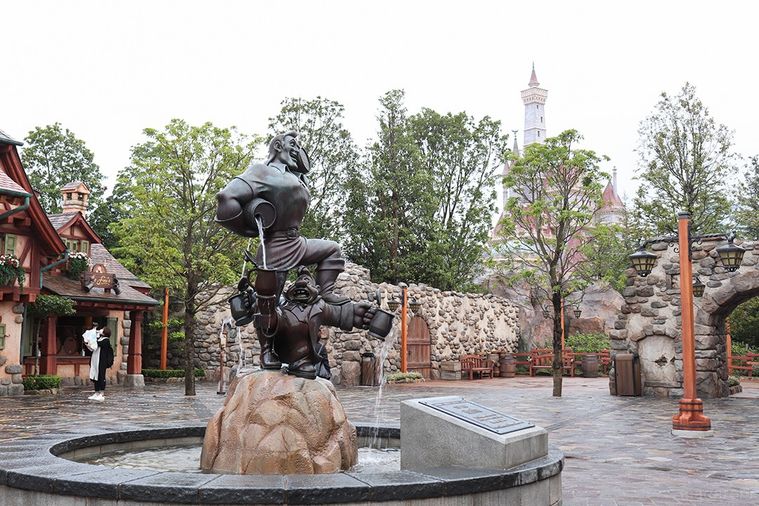東京ディズニーランド®の新グルメ!美女と野獣のレストラン「ラ・タベルヌ・ド・ガストン」全メニューを実食レポの画像