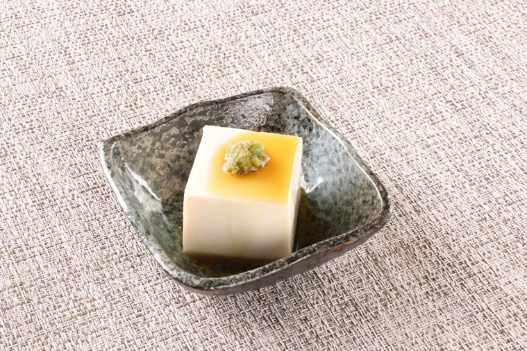 お酒にも合う大人の高級調味料。万城食品の「潮山葵(うしおわさび)」の画像