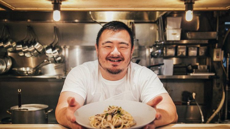 新西洋料理体系　料理本　シェフを目指す方にも 新西洋料理体系 全5巻(エスコフィエ協会日本支部.編纂) / 古本