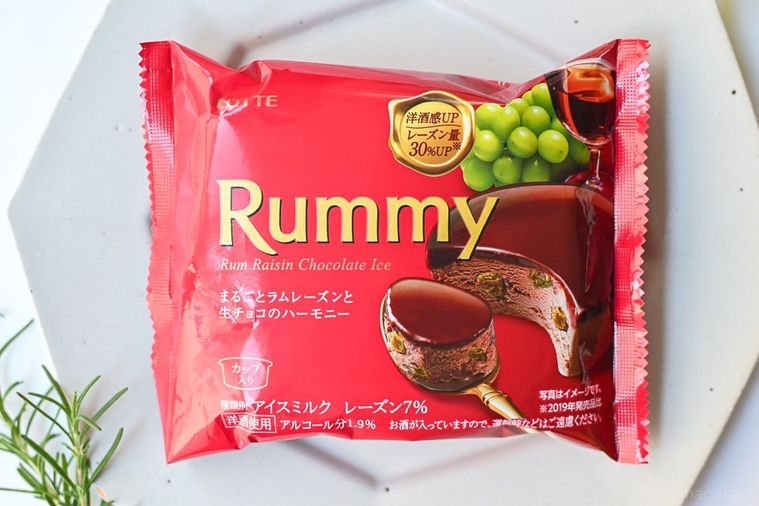 ロッテのラミーチョコアイスのパッケージ