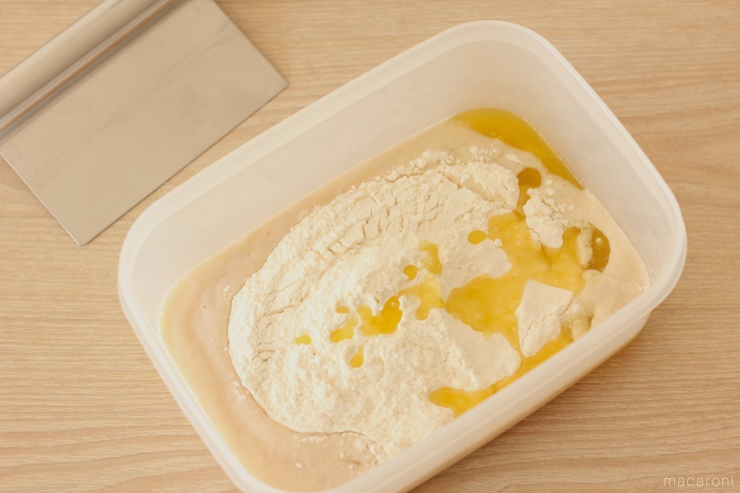 100均グッズで作れる 保存容器でもちもち食感のパンレシピ はじめてのパン作り 1 2ページ目 Macaroni