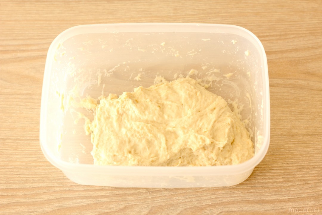 100均グッズで作れる 保存容器でもちもち食感のパンレシピ はじめてのパン作り 1 2ページ目 Macaroni