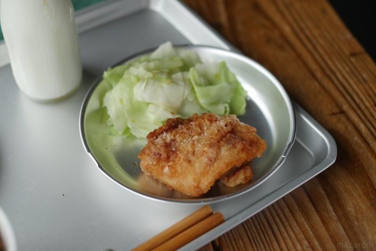 お皿に盛り付けられた山賊焼き風