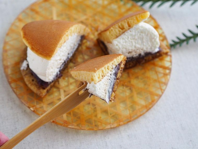 今までのどら焼きと違う!ファミマ「黒みつしみうま生どら焼」が反則級のおいしさ…の画像