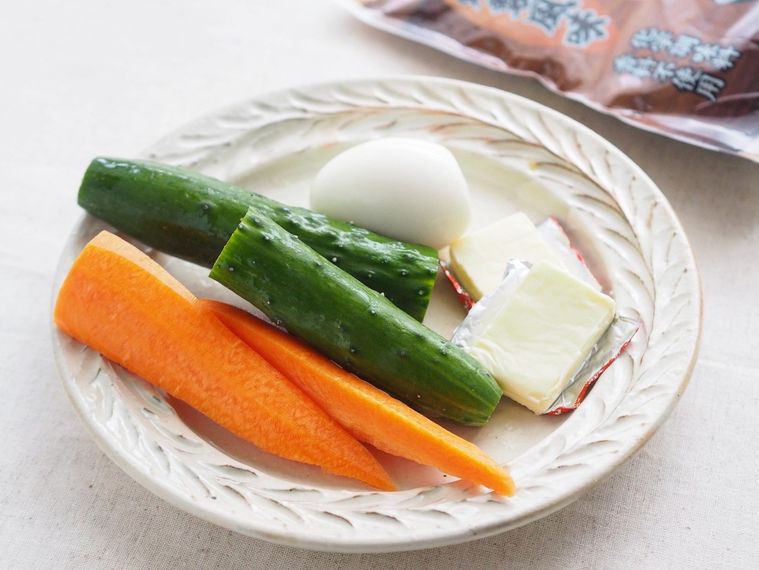 カルディで入手!「発酵ぬかどこ」なら手入れ少なめで “燻製ぬか漬け” が作れるの画像