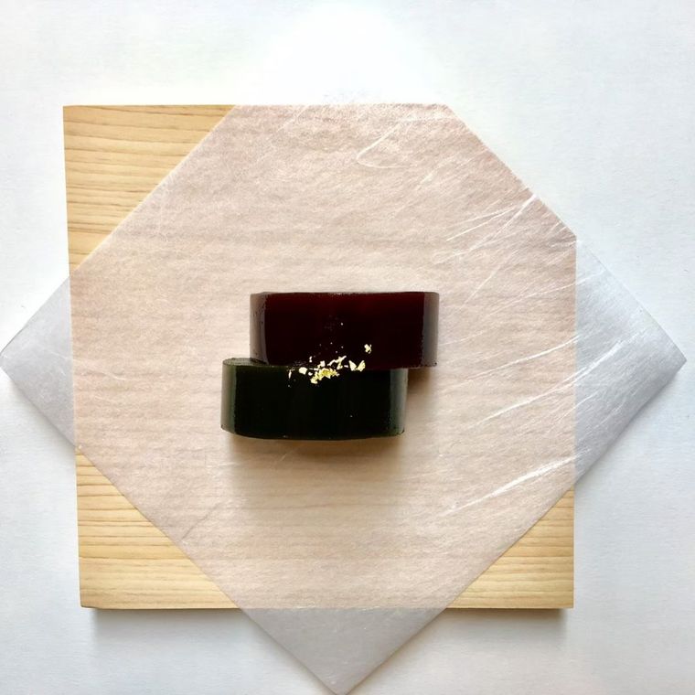 風呂敷に包まれたお茶と和菓子「わづつみ」。深緑茶房からテイクアウトセットが登場!の画像