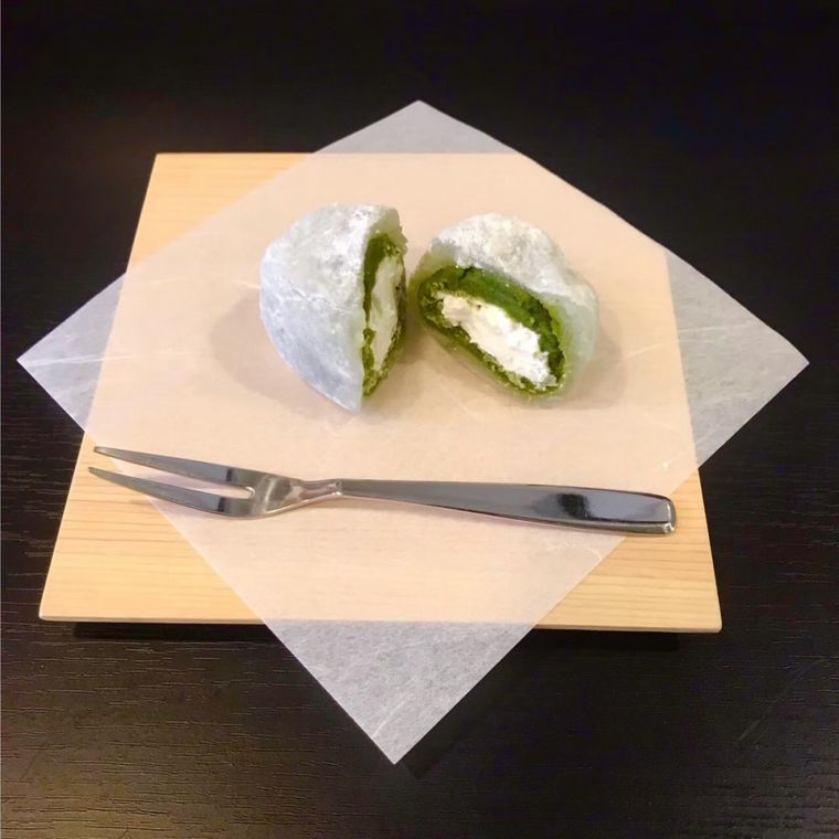 風呂敷に包まれたお茶と和菓子「わづつみ」。深緑茶房からテイクアウトセットが登場!の画像