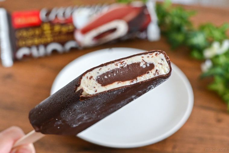 ほぼ大きい生チョコ…!ロッテ「ガーナくちどけ生チョコアイスバー」を実食【365日アイス女子】の画像