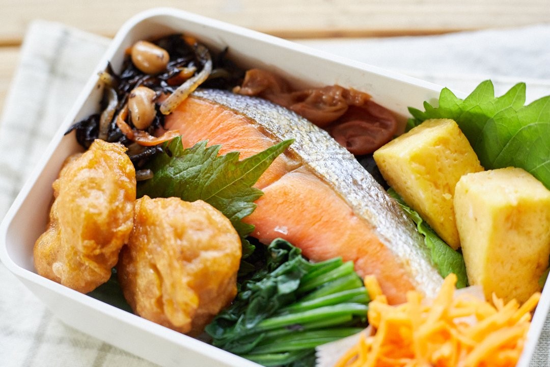 ひと手間で見違える クリスマス料理の盛り付けのコツ チキン編 盛コツvol 4 Macaroni