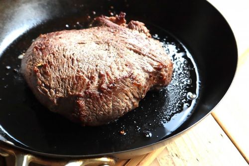 業務スーパーで人気＆おすすめのお肉14選！国産・冷凍・加工など【鶏肉・豚肉・牛肉】