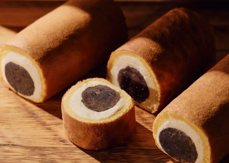 1日40本限定!「岡田謹製あんバタ屋」から「あんバタロール」が登場の画像