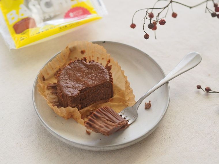 バスチー初のチョコ味。「バスク風ショコラチーズケーキ」は元祖を超えられるのか…の画像