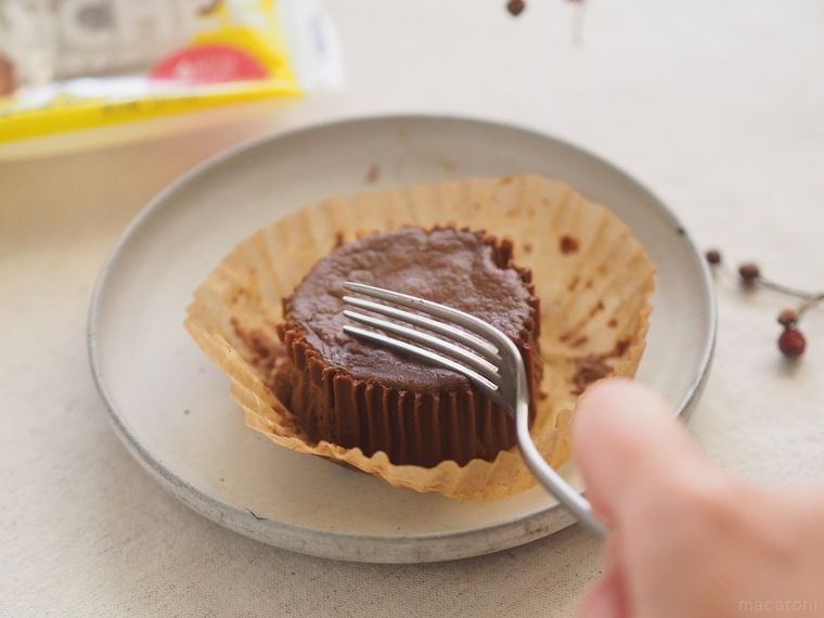 バスチー初のチョコ味。「バスク風ショコラチーズケーキ」は元祖を超えられるのか…の画像