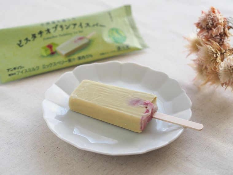 ピスタチオアイス部門暫定1位!「ピスタチオプリンアイスバー」のねっとり感は体験する価値ありの画像