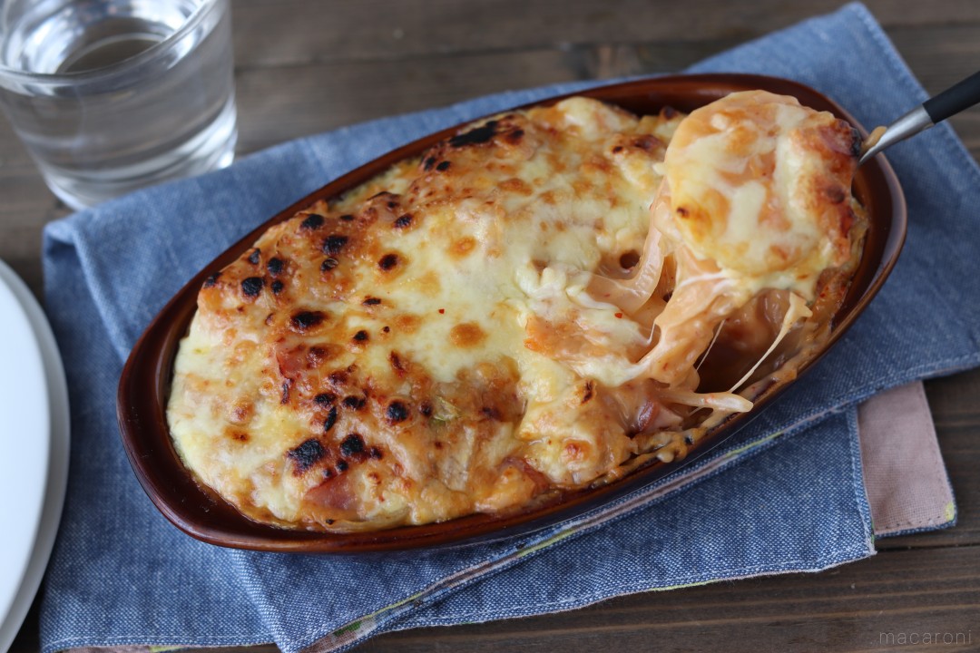 15分で完成！ピリ辛濃厚キムチーズグラタン【OL仕事めし】 - macaroni