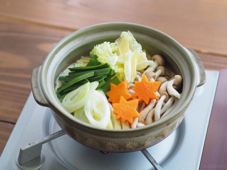 野菜が入った土鍋