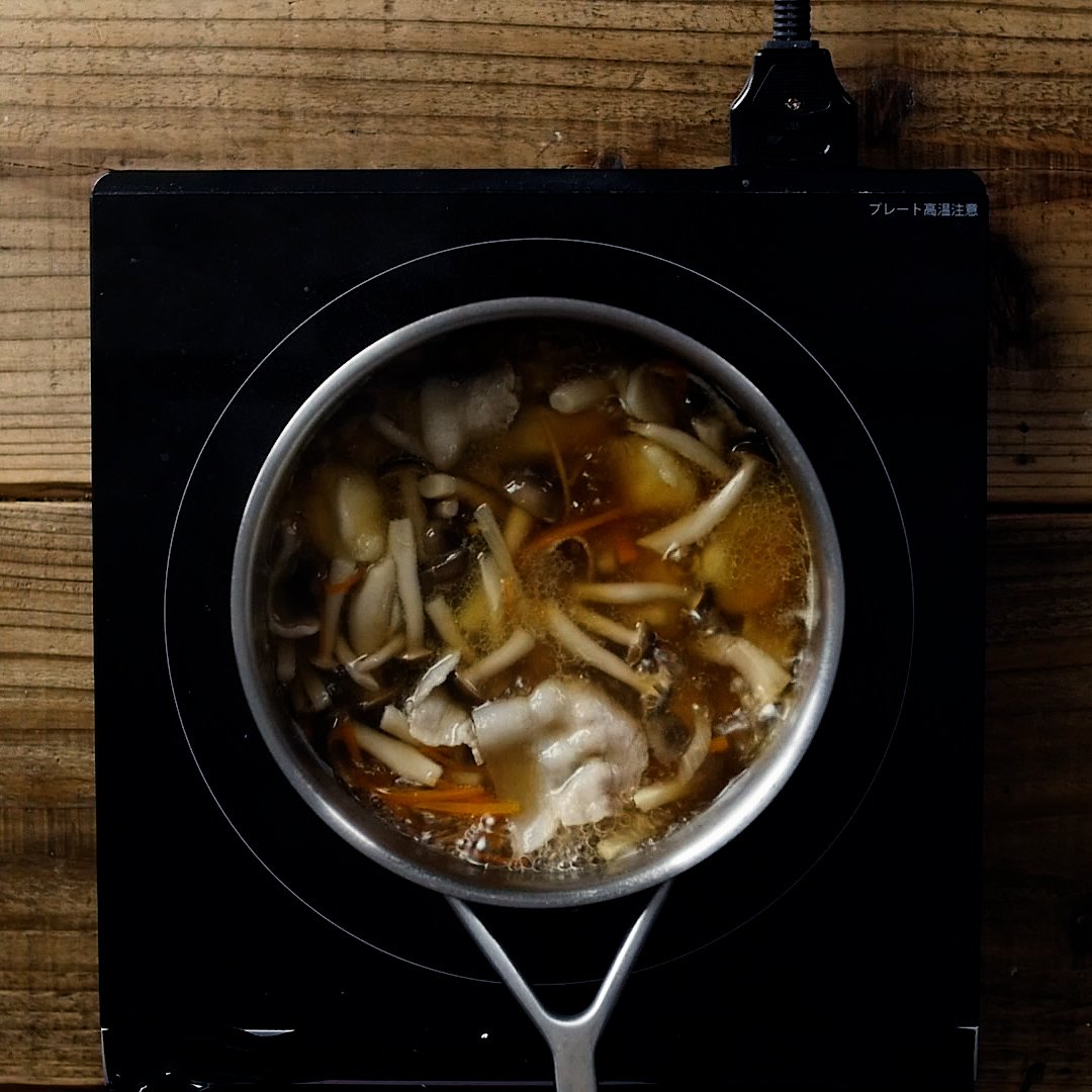 食べるスープ 酸辣すいとん Macaroni