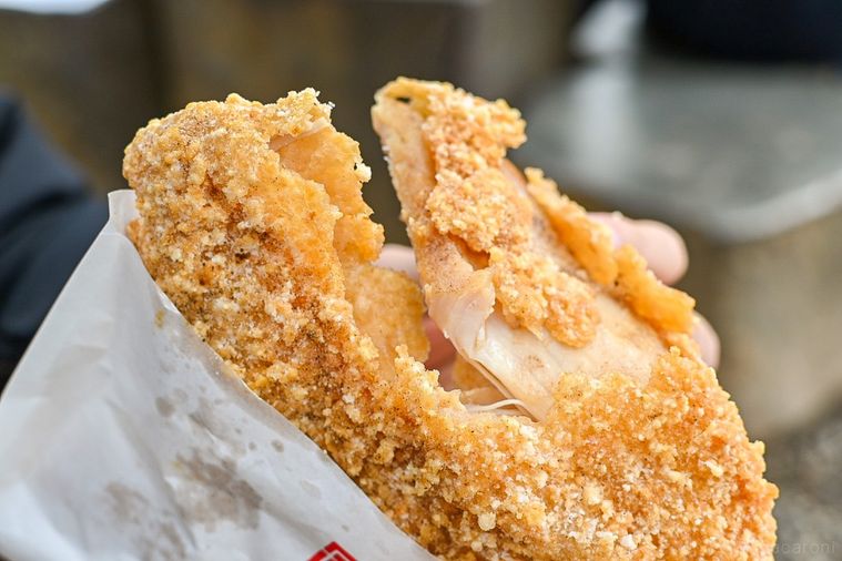 顔より大きい台湾唐揚げ。浅草「安心や」の炸鶏排(ザージーパイ)が新たな観光グルメにの画像