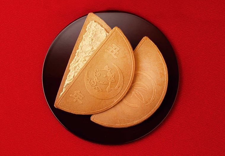 2021年の干支にちなんだ「丑年半月」が期間限定で販売スタート♪の画像