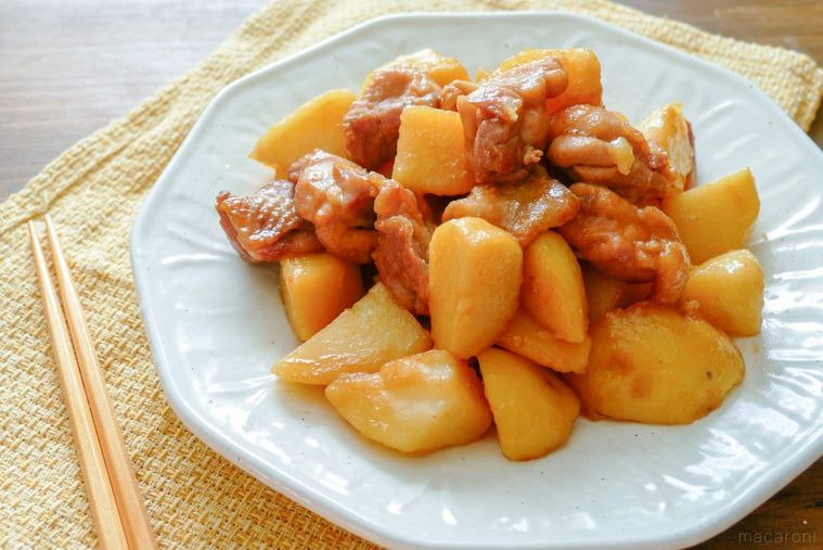 ほくほくジューシー 鶏肉とじゃがいもの煮物レシピと味染みのコツ Macaroni