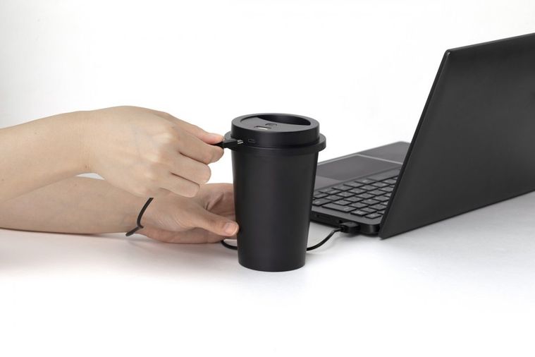 ファミマで買える!「イニックコーヒー」のコーヒーカップに見える加湿器が販売中の画像