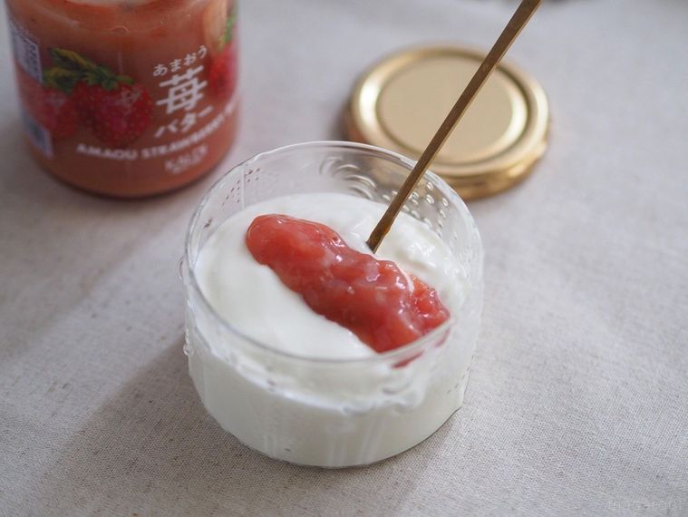 売り切れ続出!カルディ「あまおう苺バター」でパンやヨーグルトが贅沢に変身の画像