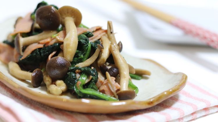 ほうれん草としめじのレシピ10選 基本の炒め物からキッシュまで Macaroni