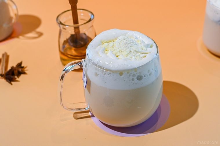 スタバ初のハニーホイップ!新作フラペチーノ®は魅惑のアールグレイ風味の画像