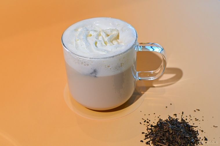 スタバ初のハニーホイップ!新作フラペチーノ®は魅惑のアールグレイ風味の画像