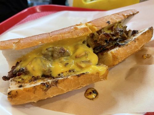 ハマる人続出 大注目の幡ヶ谷 トヨダチーズステーキ 編集部員が気になる店 10 Macaroni