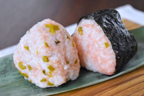 味わいと彩りが自慢 高菜おにぎり レシピ5選 Macaroni