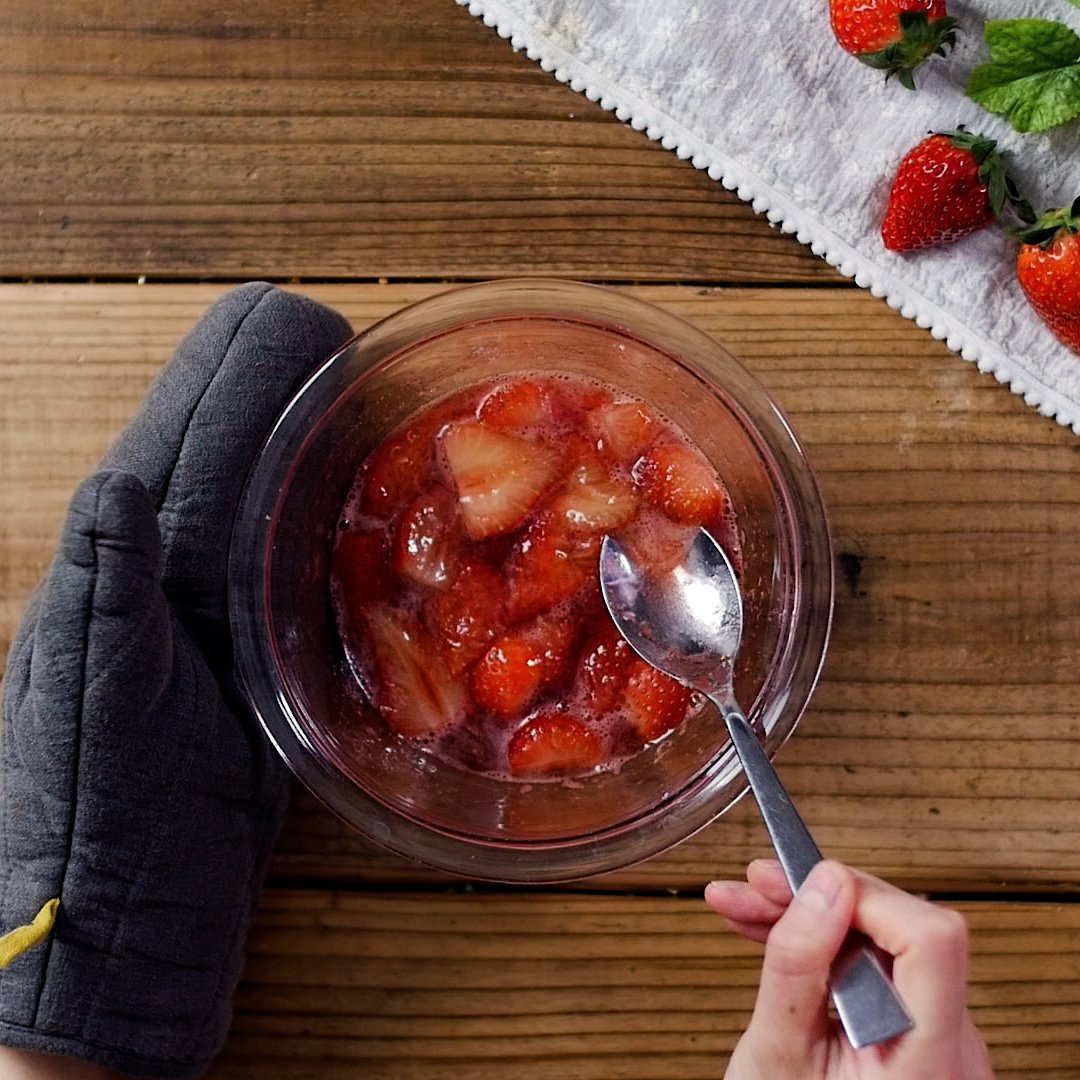 専門店の味 ストロベリーチーズケーキアイスクリーム Macaroni