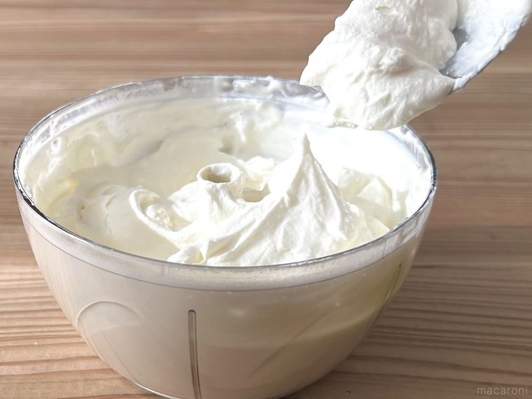 生クリームの角が立っている様子