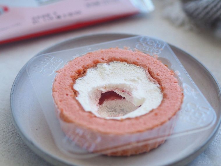かわいいだけじゃない。ローソン「苺みるくロールケーキ」に隠された秘密とは…の画像