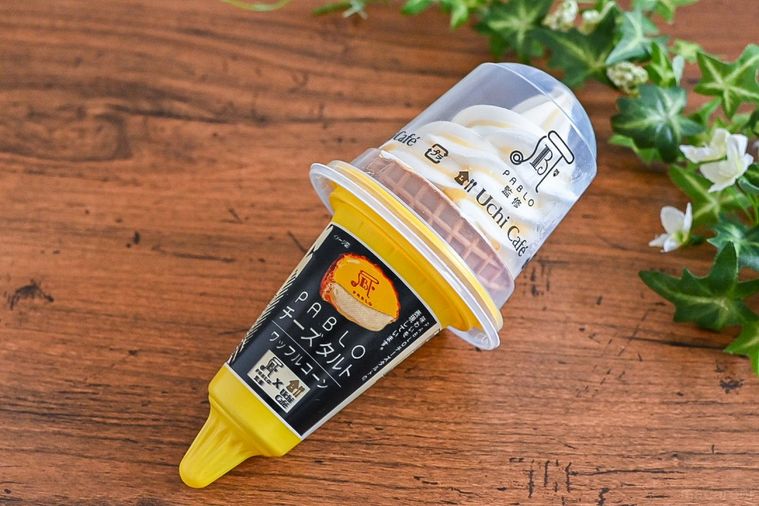 ウチカフェワッフルコーン史上初!パブロチーズタルトを再現したアイスの完成度に脱帽【365日アイス女子】の画像