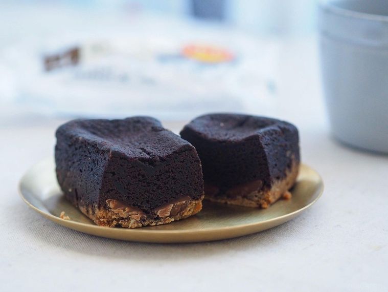 さすがマチノパン!ローソン新作「焼チョコタルト」が135円とは思えない凝った作りの画像