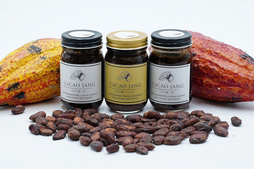 世界初 チョコレート 醤油で作られた新たな調味料 カカオ醤 が新発売 Macaroni 世界初 チョコレート 醤油で作られた新たな調味料 カカオ醤 が新発売 Macaroni