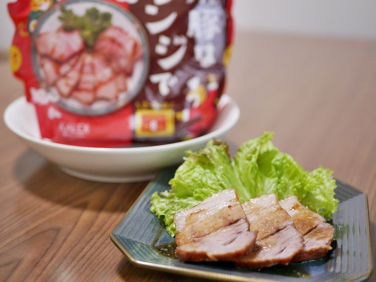 カルディ焼豚はレンジでのパッケージと小皿に盛った焼豚